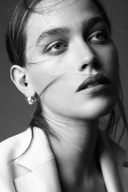 Victoria Pedretti